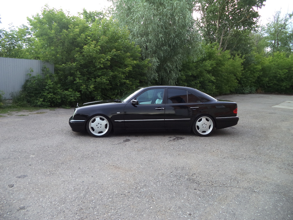 W210 Black Wheels