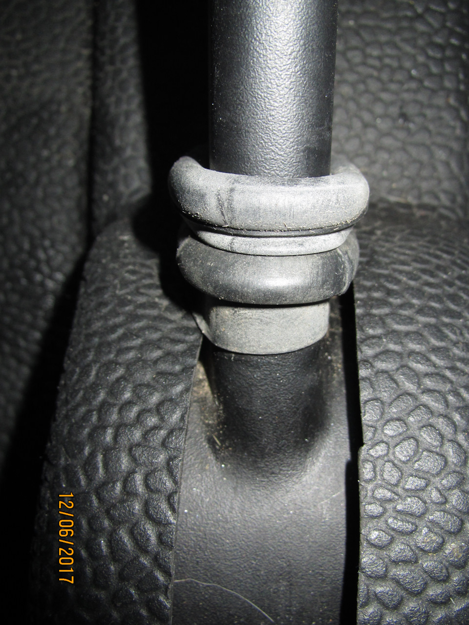renault kangoo не держится ручка ручника