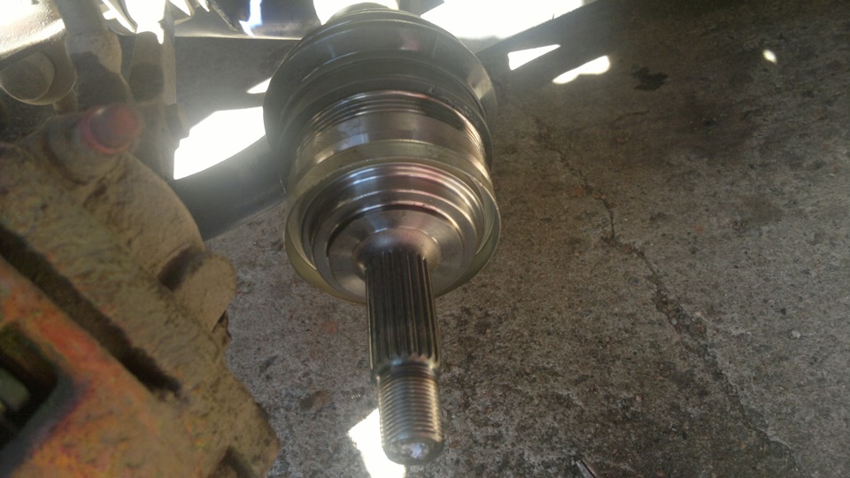 Замена наружной (гранаты) шруса — Lada Калина седан, 1,6 л, 2006 года ...