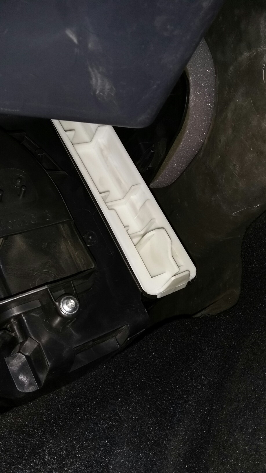 Салонный фильтр — Lada Ларгус, 1,6 л, 2015 года | своими руками | DRIVE2