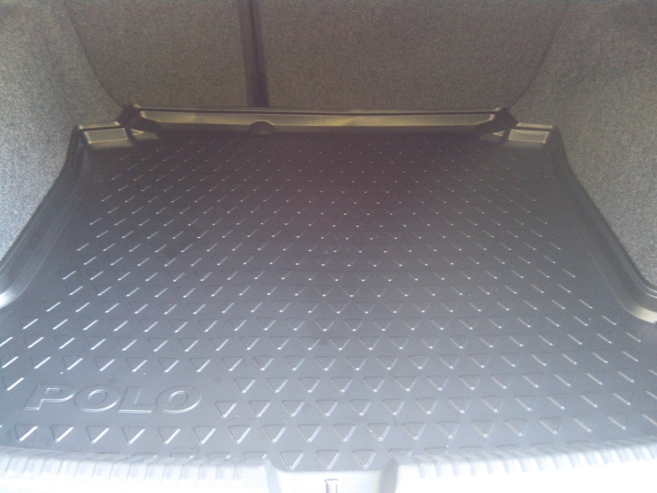 резиновый коврик в багажник фольксваген поло седан