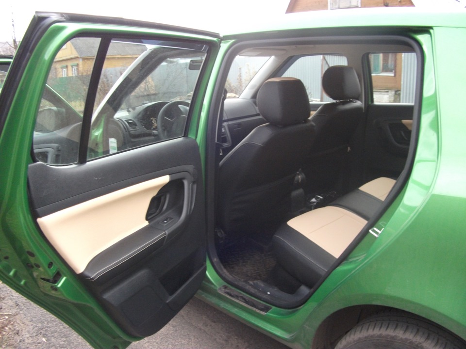 Чехлы в салон и обтяжка дверей в эко-кожу часть 1 — Skoda Fabia Mk2, 1 ...