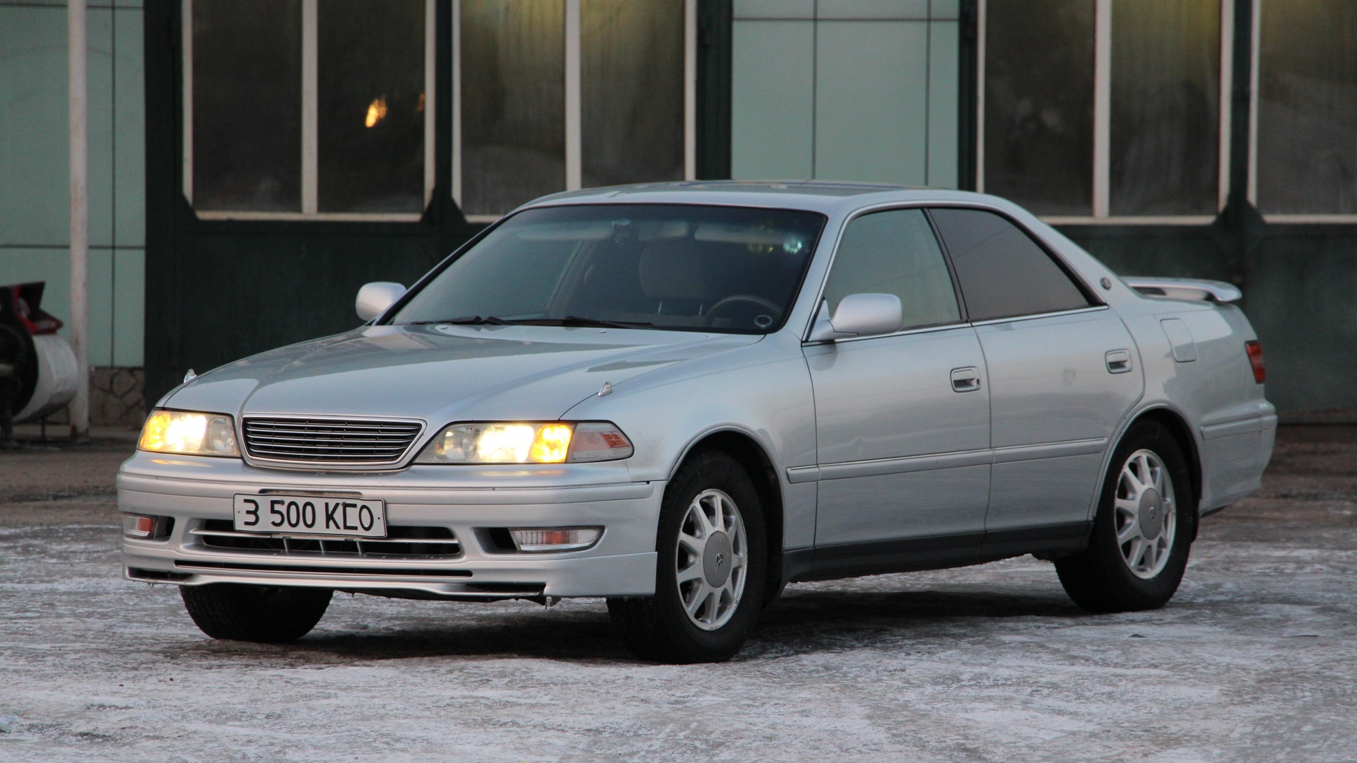 Toyota Mark II (100) 2.5 бензиновый 1996 | 