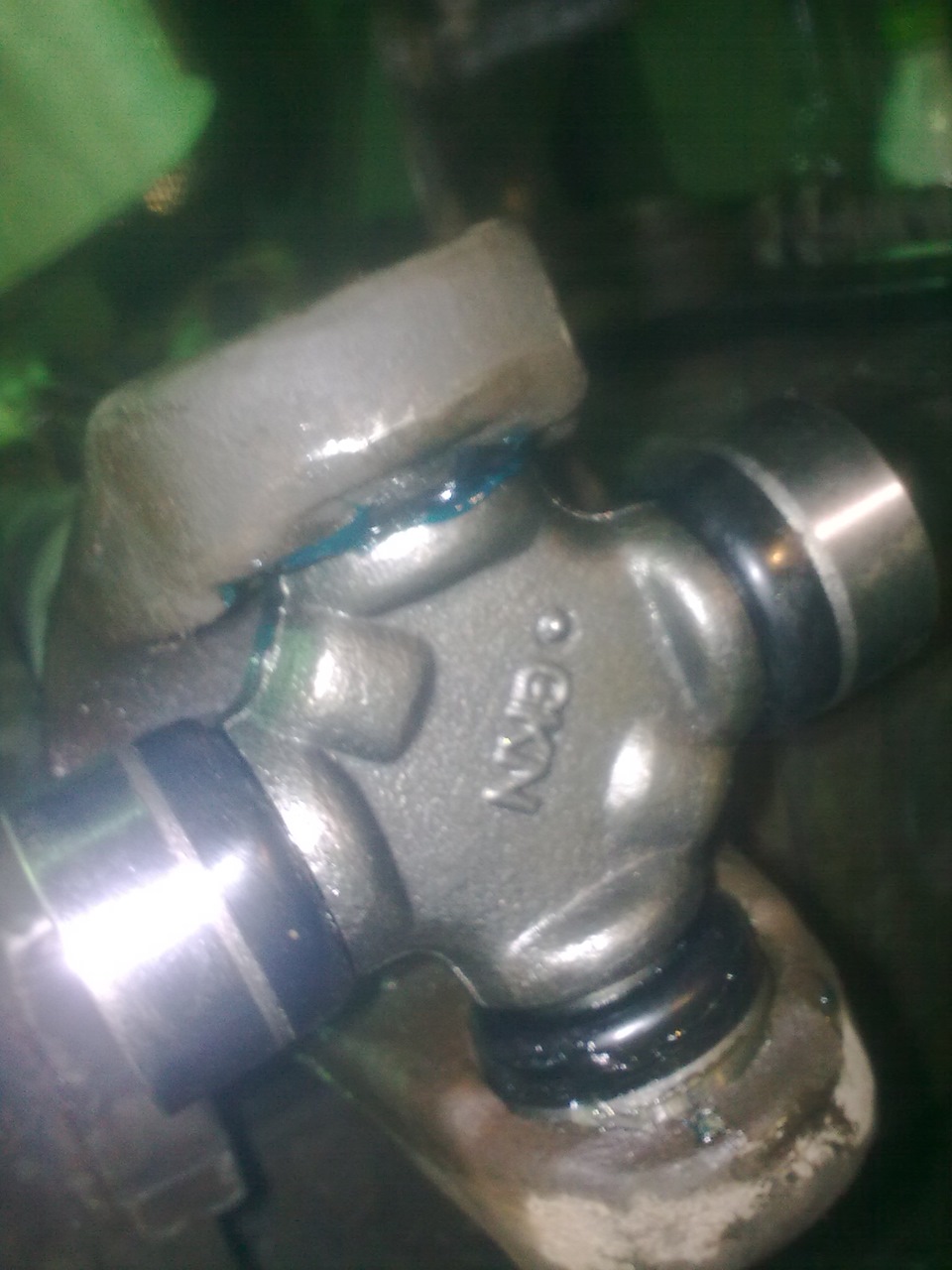 Вибрация--- меняю крестовину от Шеви нивы — Nissan Terrano II, 2,4 л ...