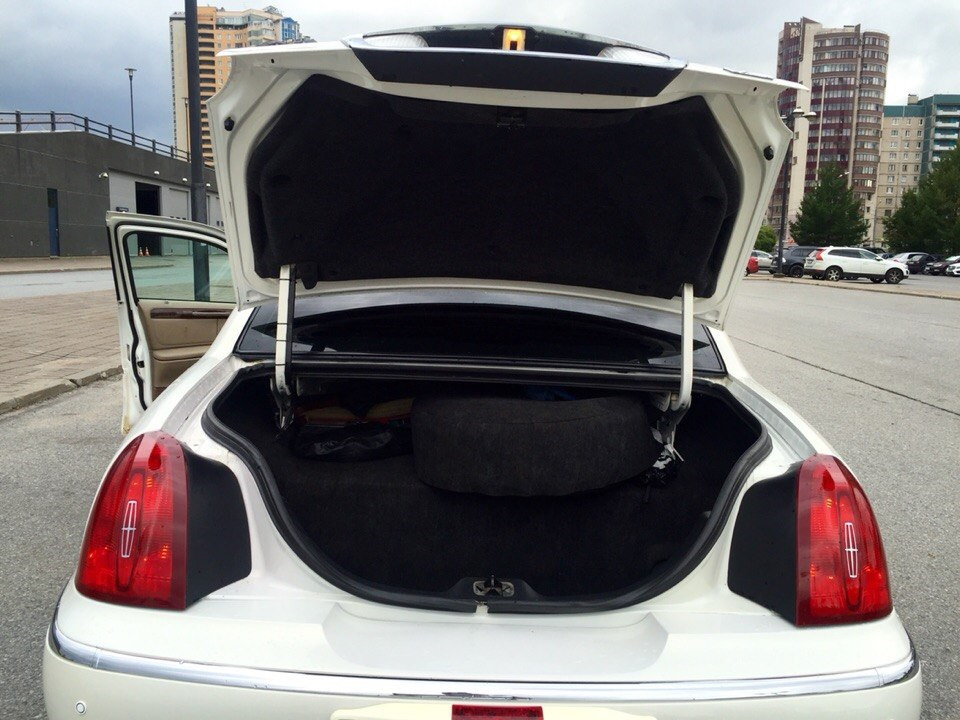 Фото в бортжурнале Lincoln Town Car III