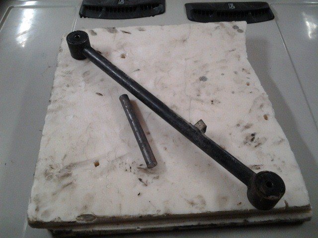 Средние реактивные тяги от KIA SPORTEGE на классику. — Lada 21065, 1,6 ...