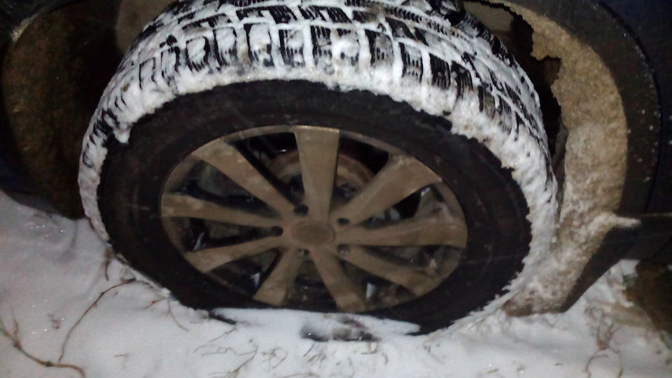 Прокололи колеса — Volkswagen Tiguan (1G), 1,4 л, 2010 года | поломка ...