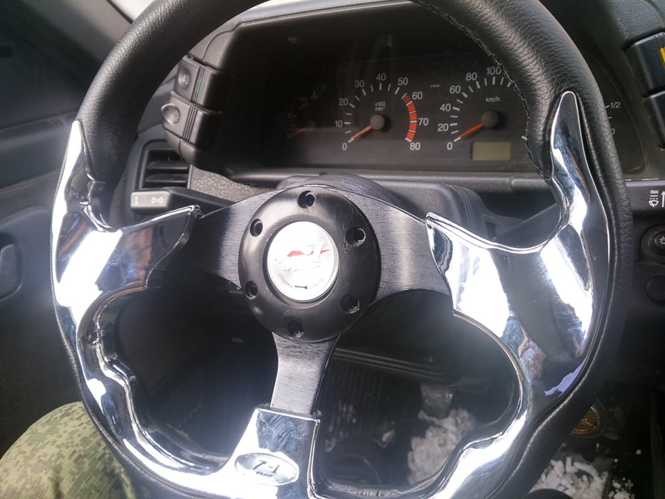 спортивный руль — Lada 21124, 1,6 л, 2006 года | аксессуары | DRIVE2