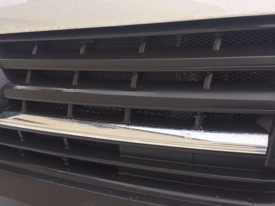 Сетка в решетку бампера — Volkswagen Caravelle (T6), 2 л, 2015 года ...