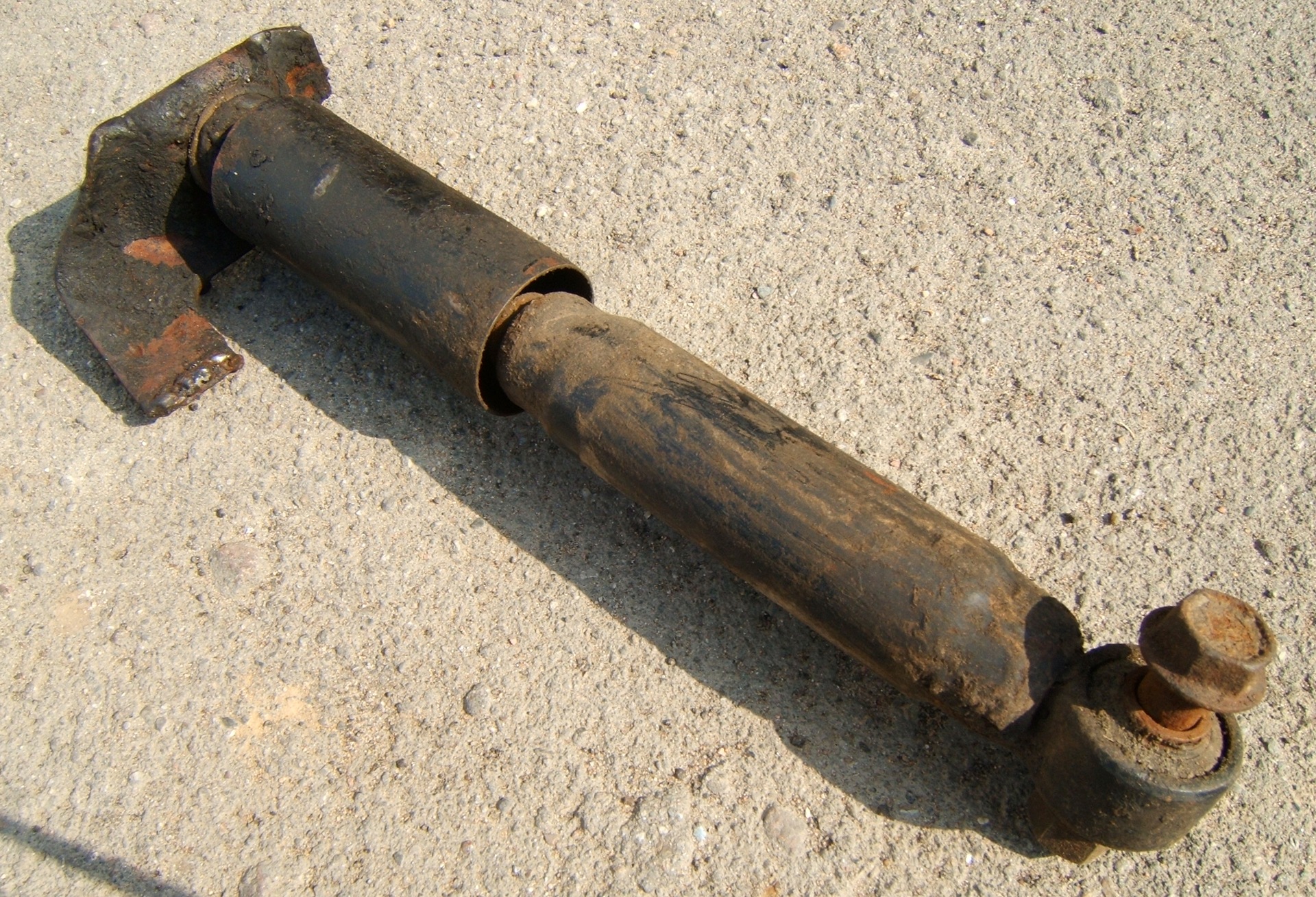 Knock on the suspension - Toyota 4Runner 30L 1995