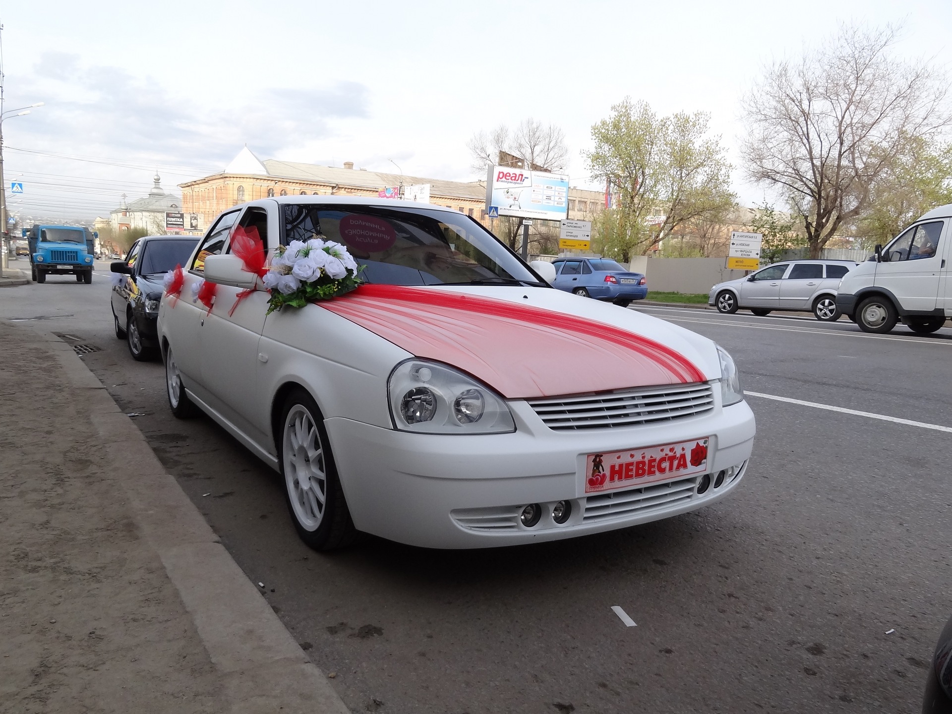 Свадьба на приорах — LADA Приора хэтчбек, 1,6 л., 2010 года | прикол ...