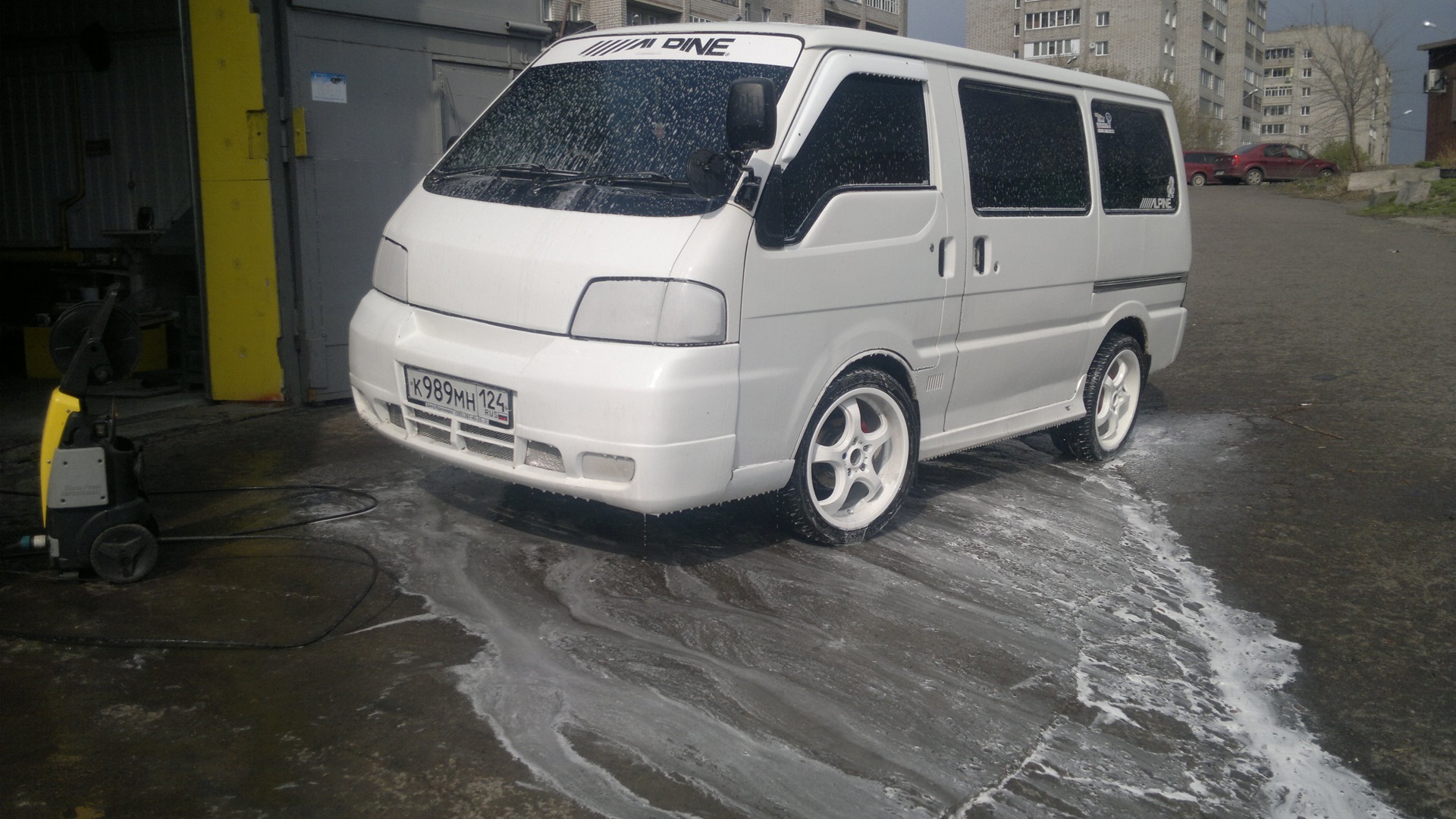 nissan vanette 4