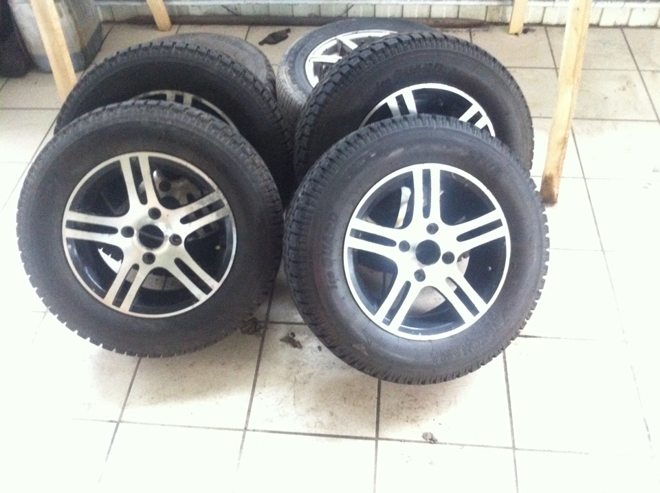 Продам резину с дисками (r14 4х108)! — Mazda 3 (1G) BK, 2 л, 2006 года ...