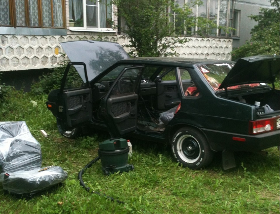 "Салонъ для дамъ и господъ!" Часть 5. Зачистка местности. — Lada 21099 ...