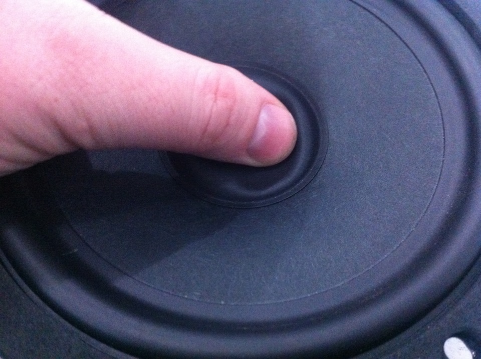 Отклеился колпак у динамика в двери. — Lada Гранта, 1,6 л, 2014 года ...