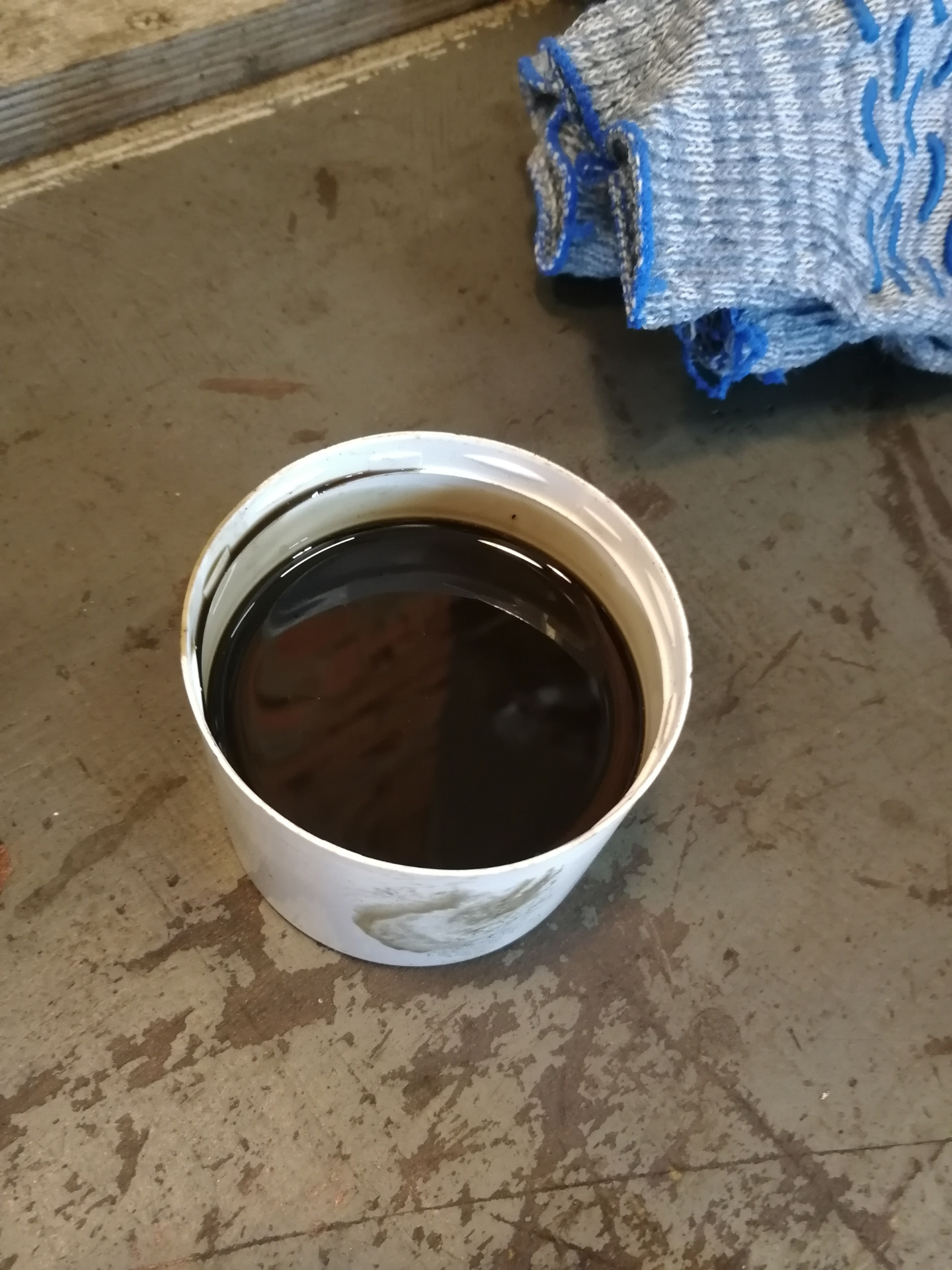 горелое масло в акпп. горелое масло. масло течет. горелое масло в двигателе. запах горелого масла hyundai i 30.