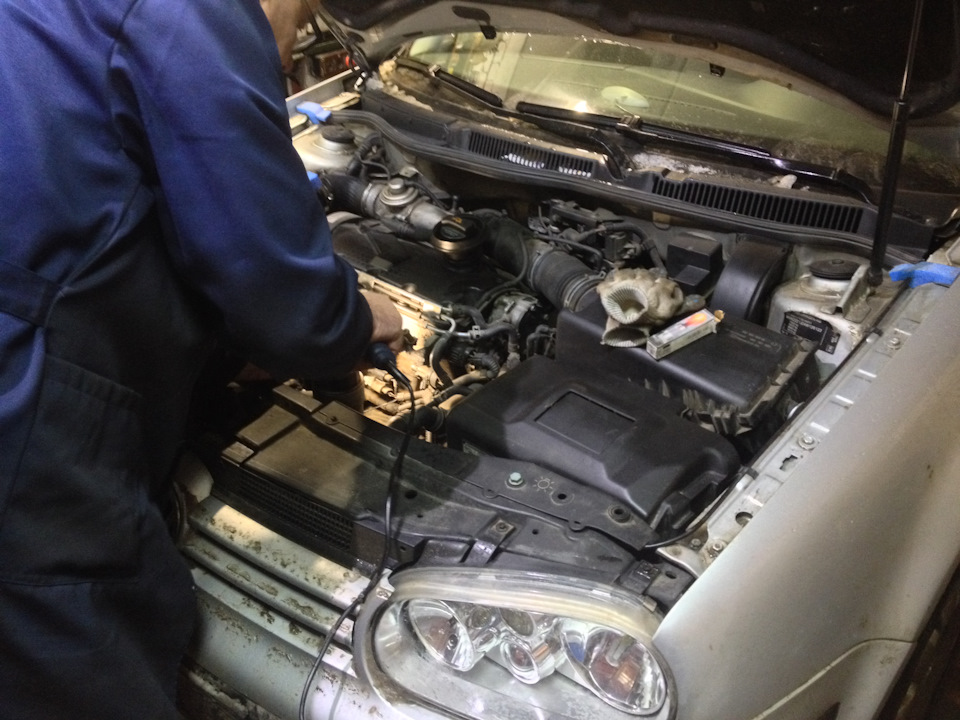 Глава 9: высверливание свечей накала — Volkswagen Golf Variant (Mk4), 1 ...