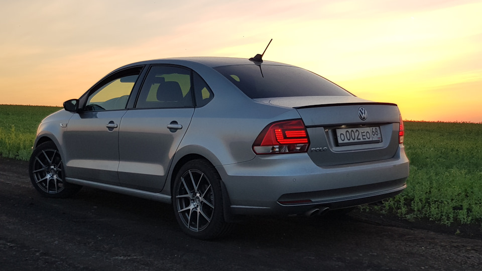 Р‘РµР»С‹Р№ Polo sedan TSI