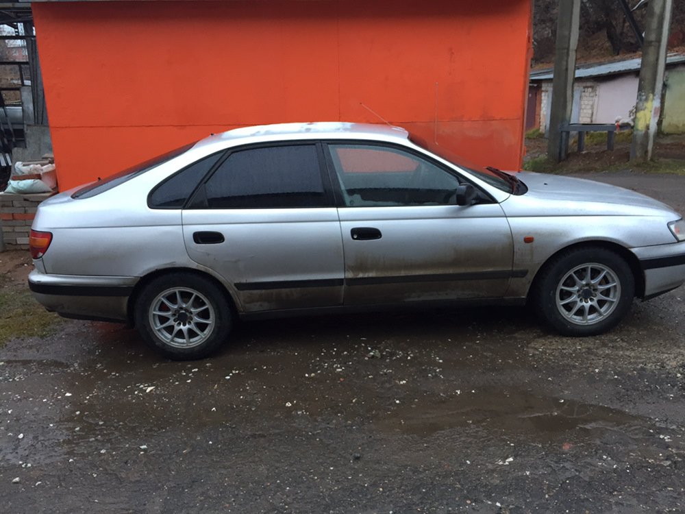 Toyota Carina e 1 6