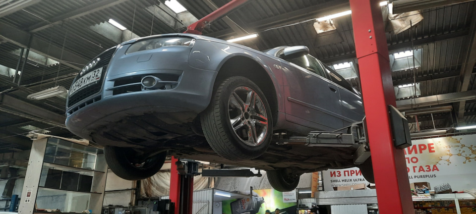 Стук в подвеске при торможении — Audi A4 (B7), 2 л, 2005 года ...