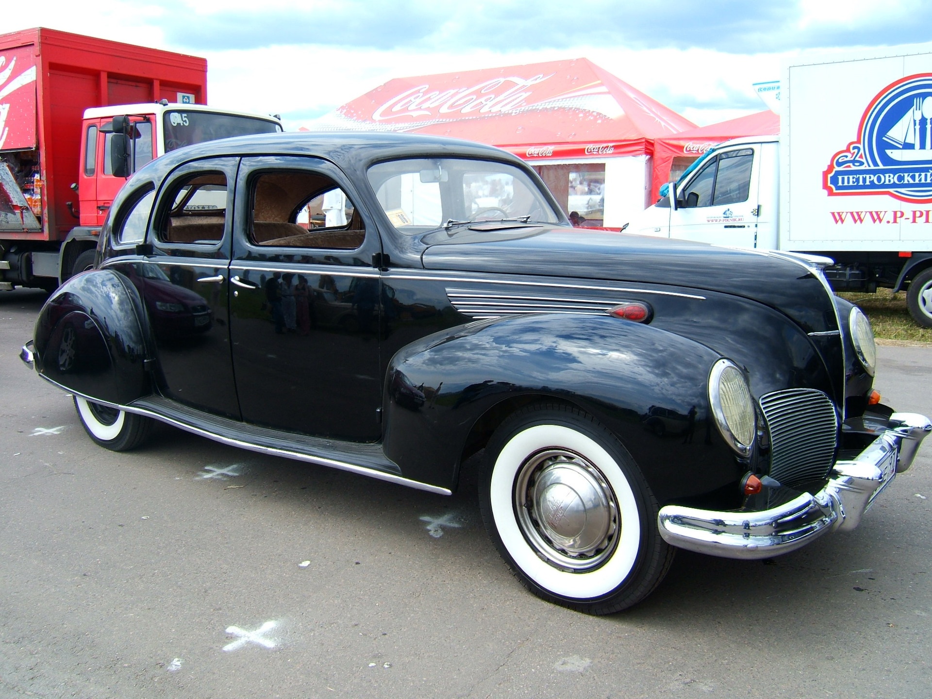 1939 Lincoln Zephyr sedan delivery deco Liner