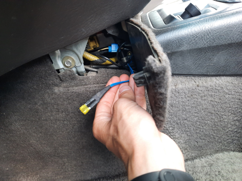 Предохранитель прикуривателя, что может быть проще замены? Но не в ...