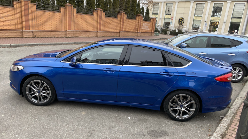 Сине сем. Ford Fusion (2g). Ford Fusion синий 2015. Ford Fusion se 2.5. Ford Fusion g2 back.