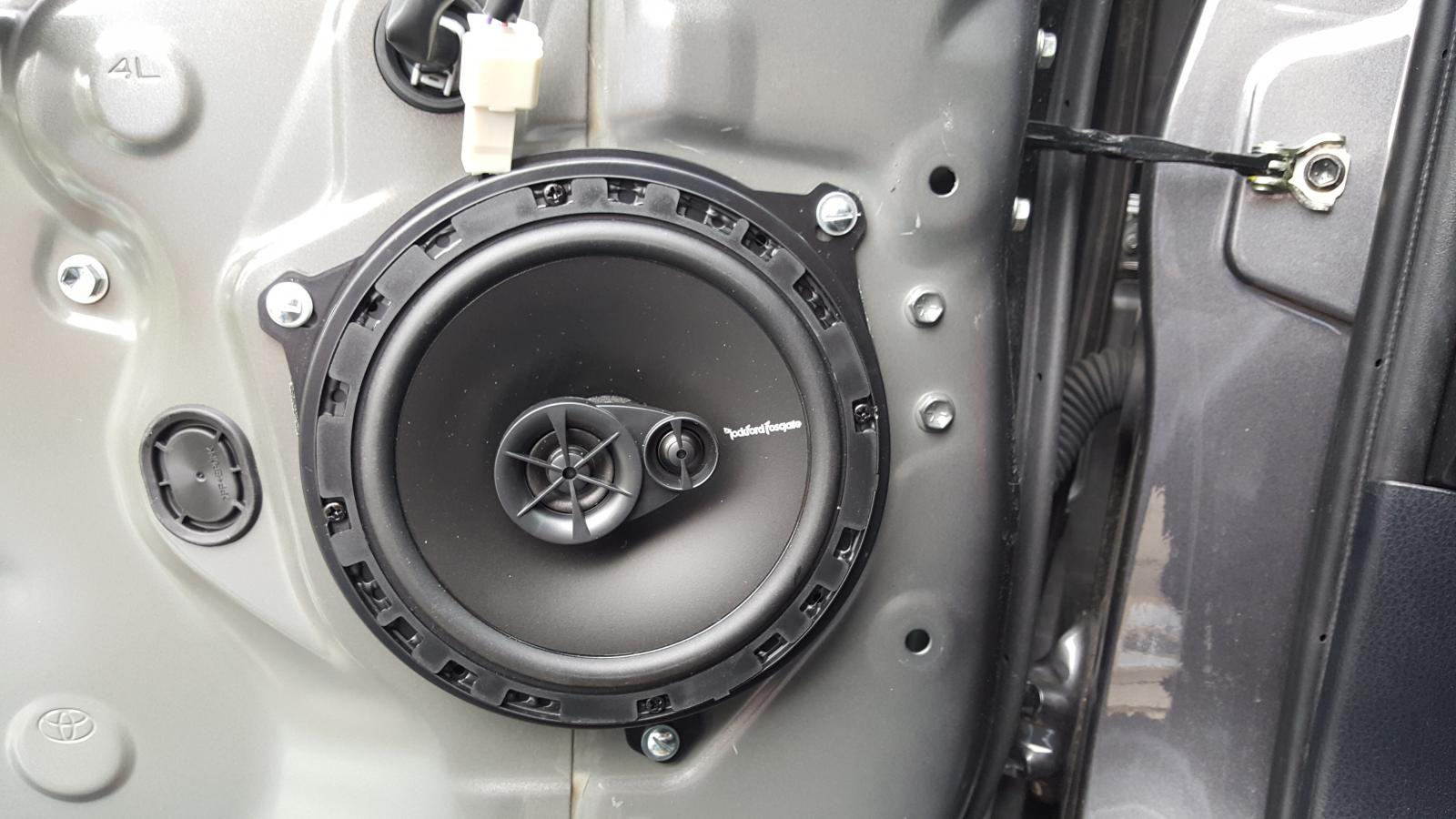 Установка дверного динамика — Toyota RAV4 (IV), 2 л, 2018 года ...