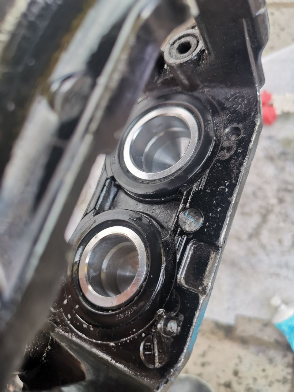 Замена поршней в суппортах Brembo — Hyundai H-1 (2G), 2,5 л, 2019 года ...