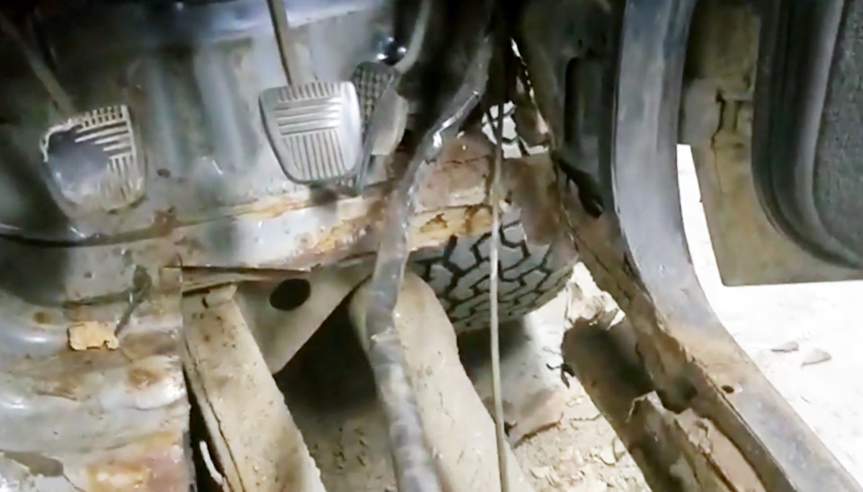 небольшая ржавчина на днище 🤗 — Автоботаник на DRIVE2