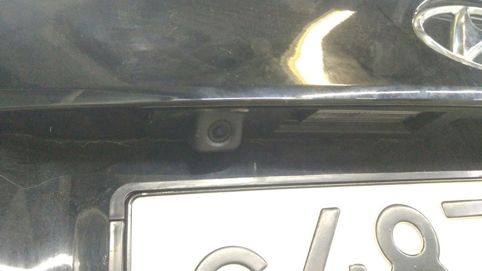 Замена камеры заднего вида — Hyundai ix35, 2 л, 2014 года | визит на ...