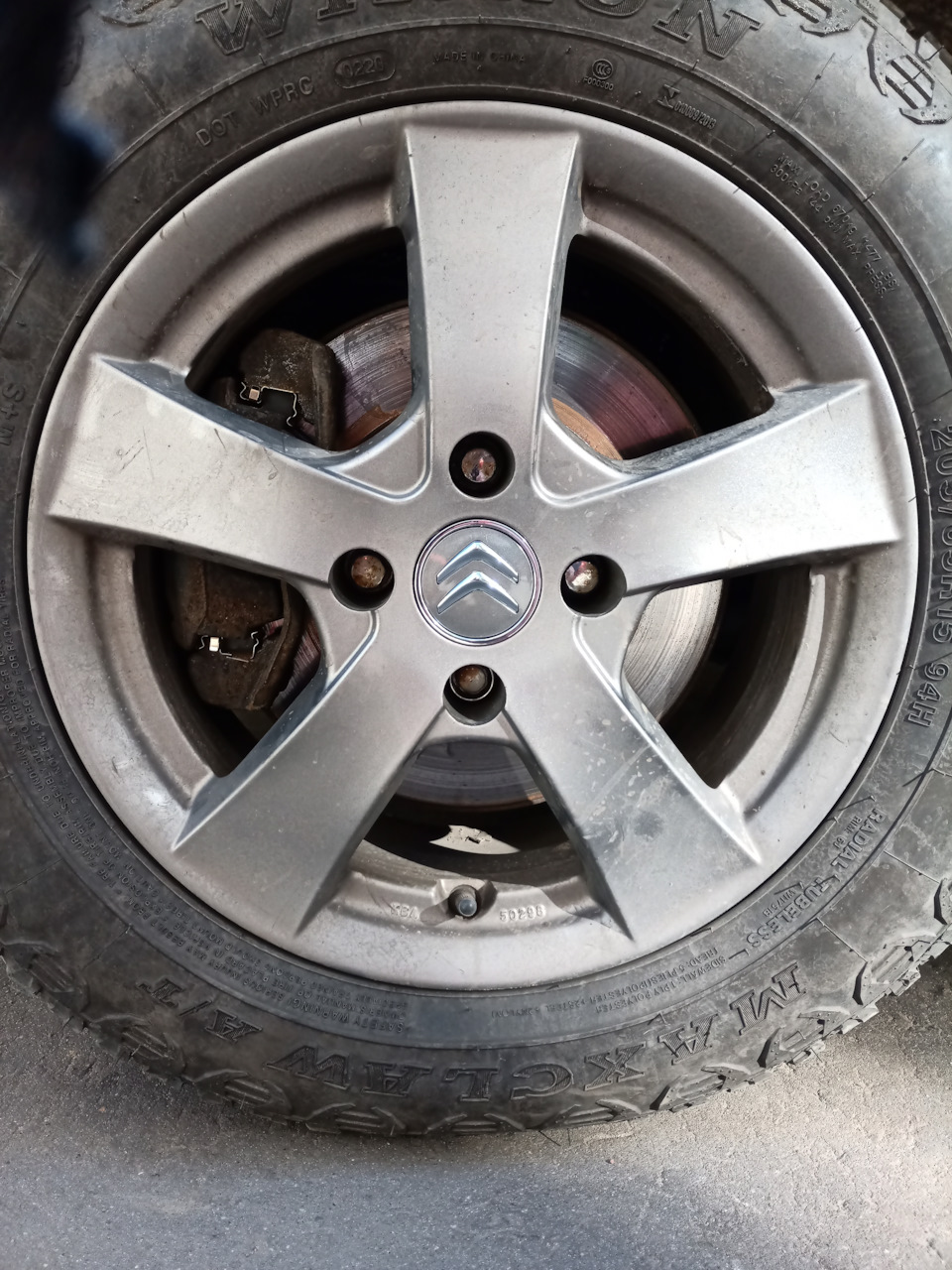 Заглушки на диски — Citroen C3 Picasso, 1,6 л, 2009 года | аксессуары ...
