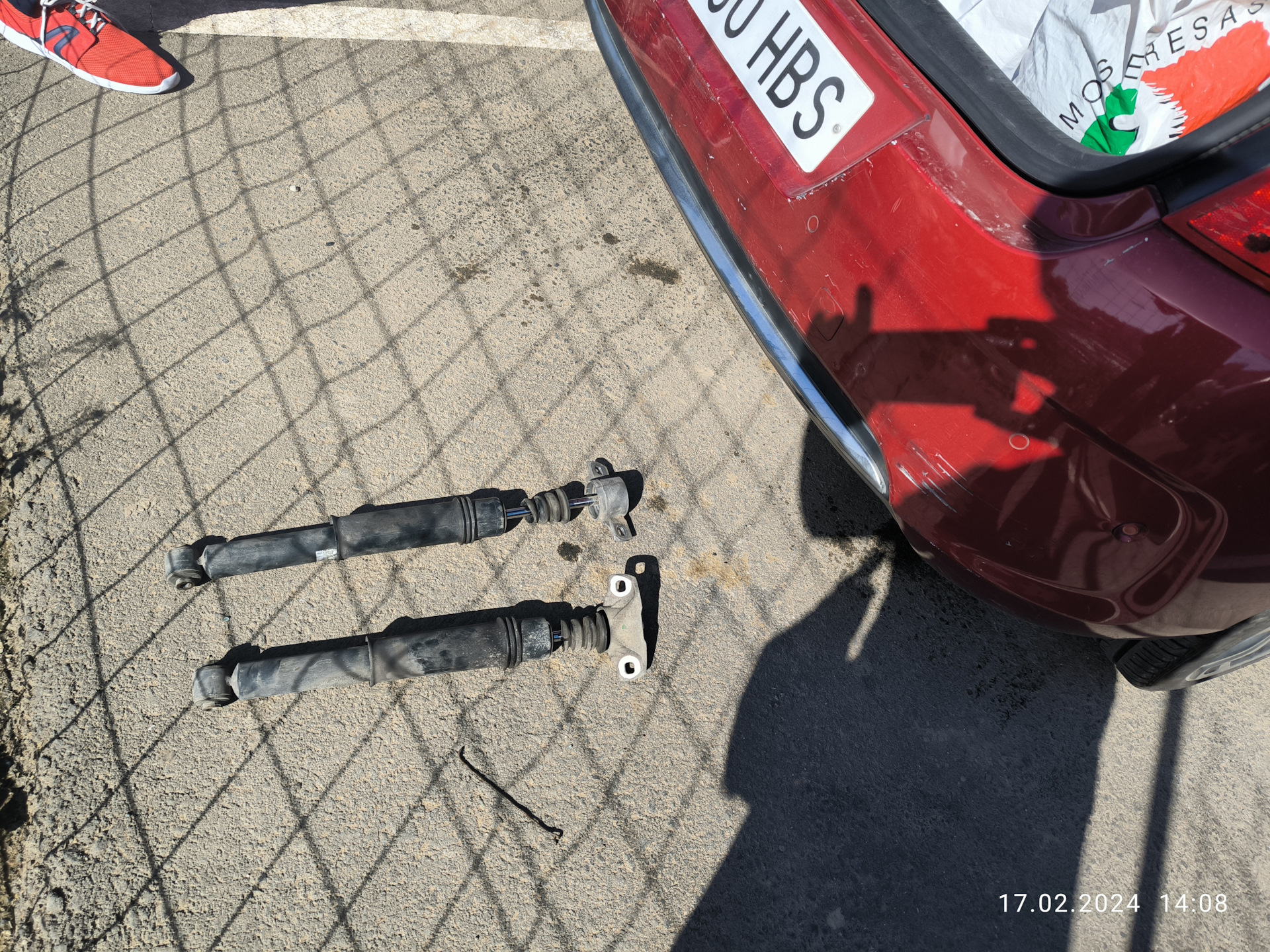 Поменял задние амортизаторы — Citroen C4 (2G), 1,6 л, 2011 года ...