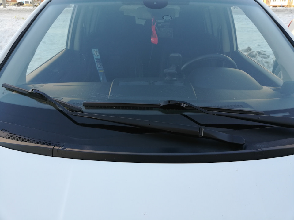 Водные процедуры и замена дворников. — Nissan Tiida (1G), 1,6 л, 2012 ...