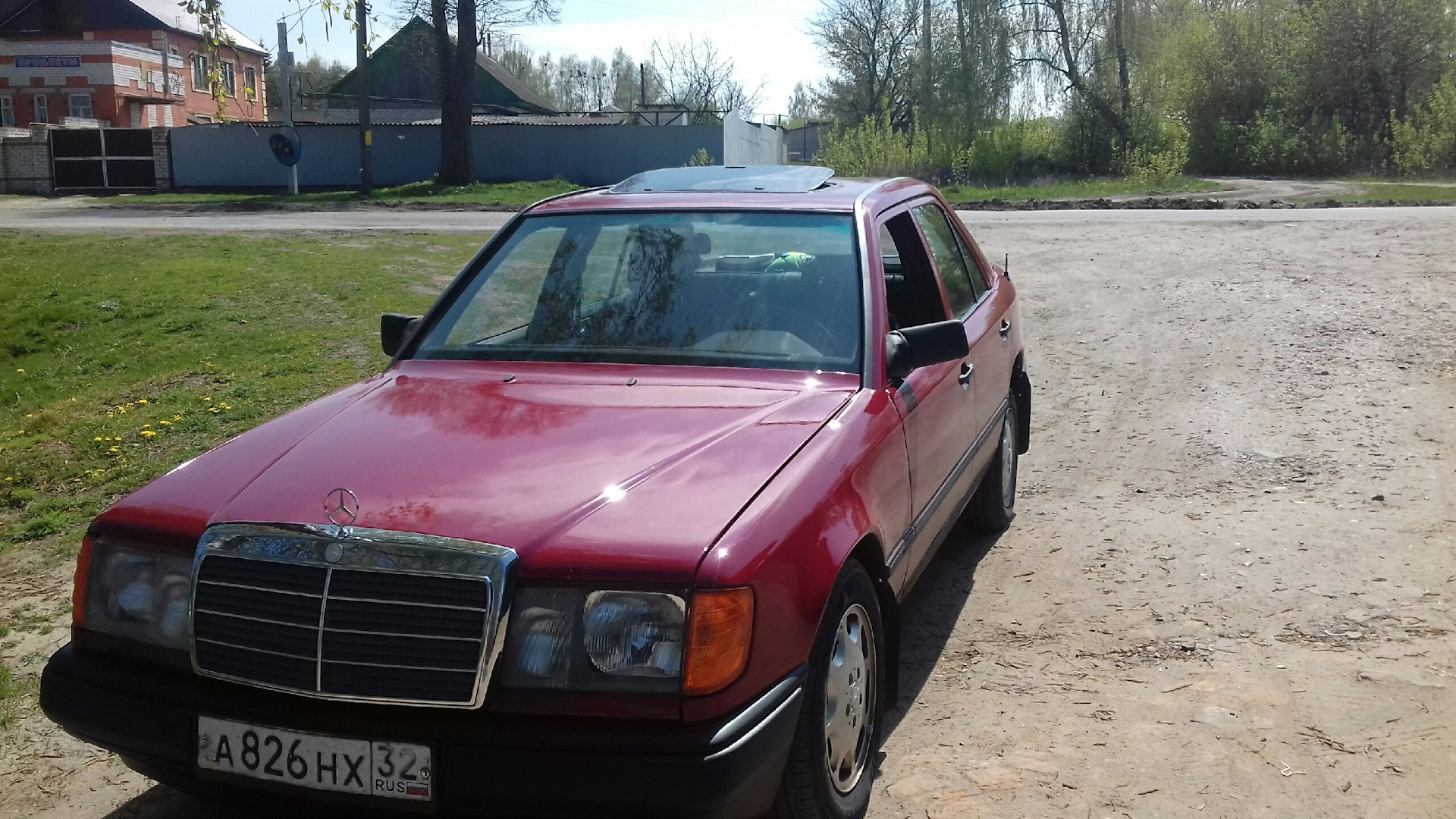Заработал дворник! новый чистящий элемент — Mercedes-Benz E-class (W124 ...
