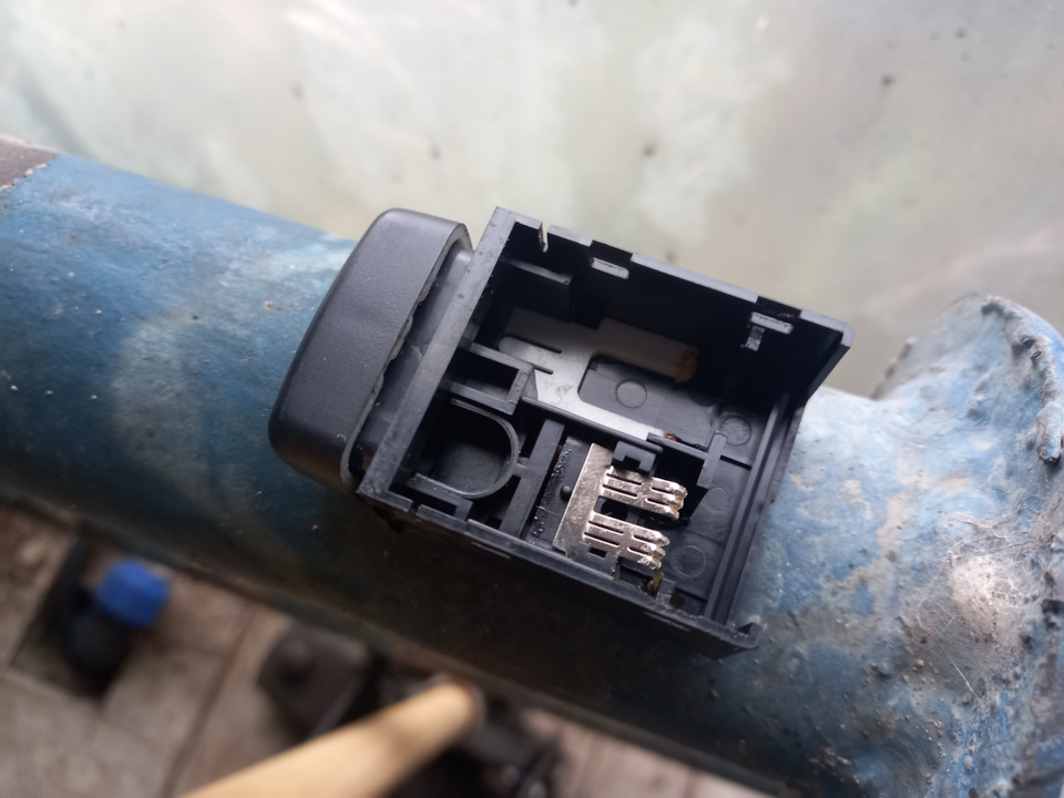 Было. Штатно сигнал на задние туманки — Mitsubishi Lancer IX