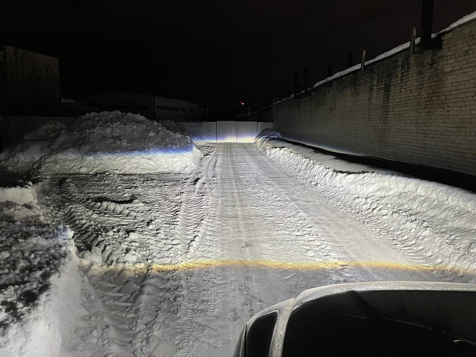 Ближний — Volvo XC70 III