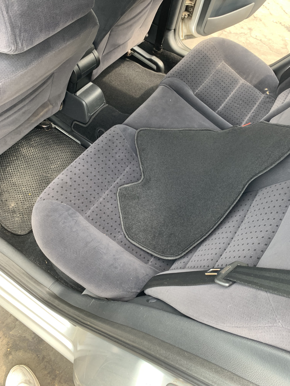 Уютные коврики в салон — Skoda Octavia A4 Mk1, 1,6 л, 2008 года ...