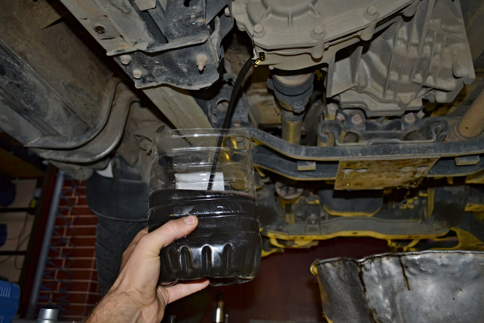 Кто какое масло в кпп Нивы льет… — Lada 4x4 3D, 1,7 л, 2010 года ...