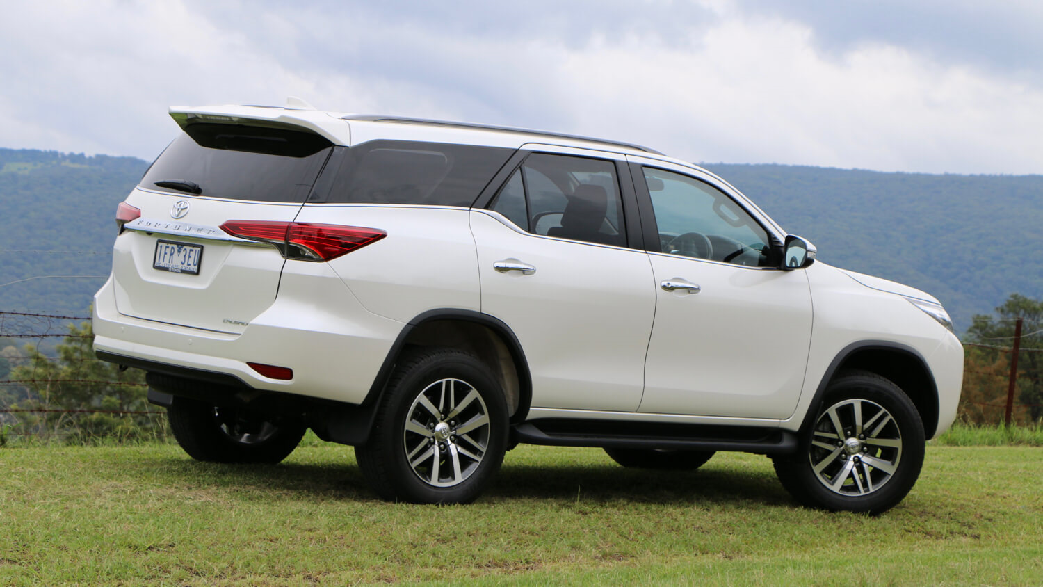 Тойота Fortuner 2018