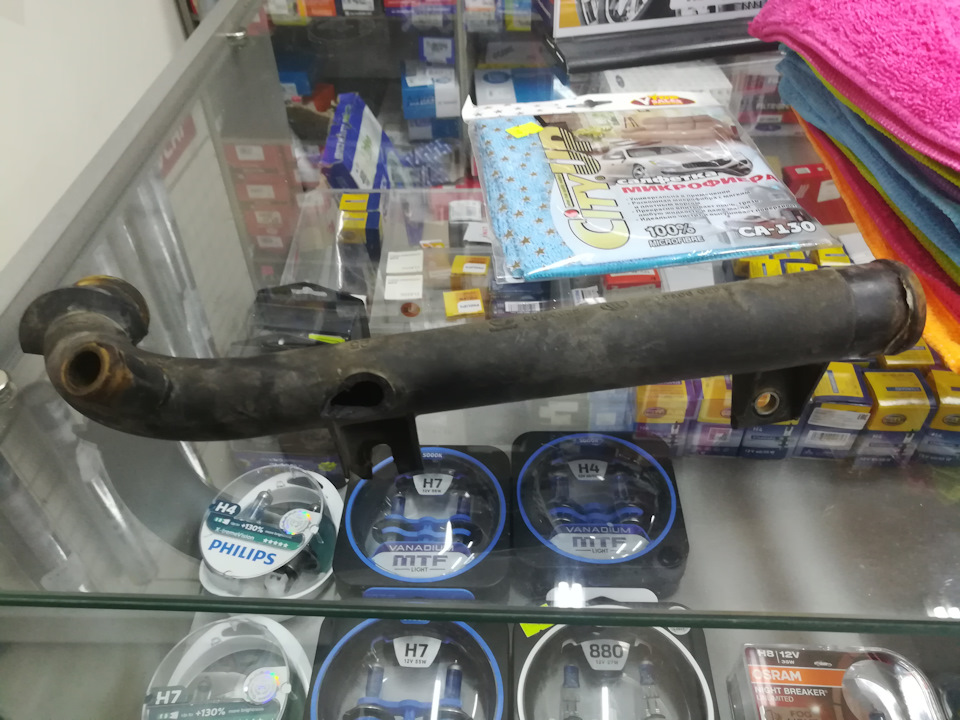 Ну и нет худа без добра! Навернулся патрубок… — Daewoo Nexia (2G). Запчасти на фото: H812V