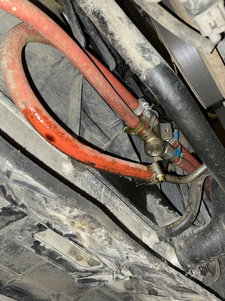 Замена РВД на охлаждении АКПП — Lexus LS (UCF30), 4,3 л, 2004 года ...