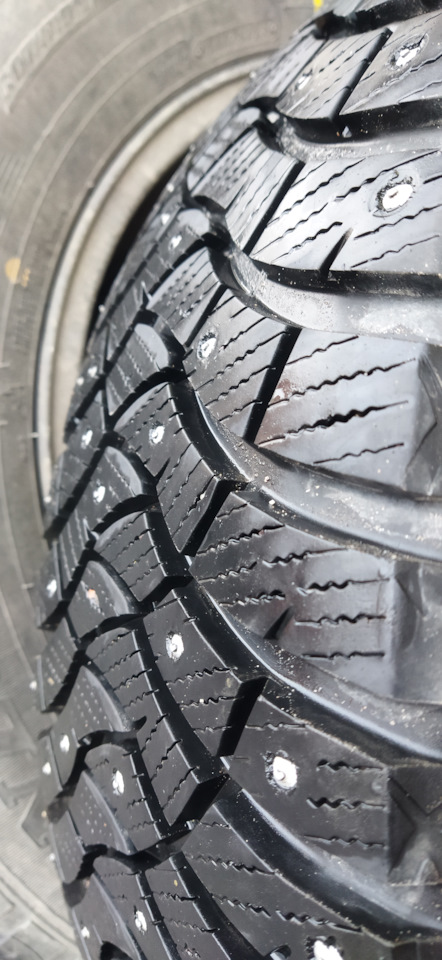Шины зимние шипованные Dunlop 245/60 R18 на Subaru Ascent, Subaru ...