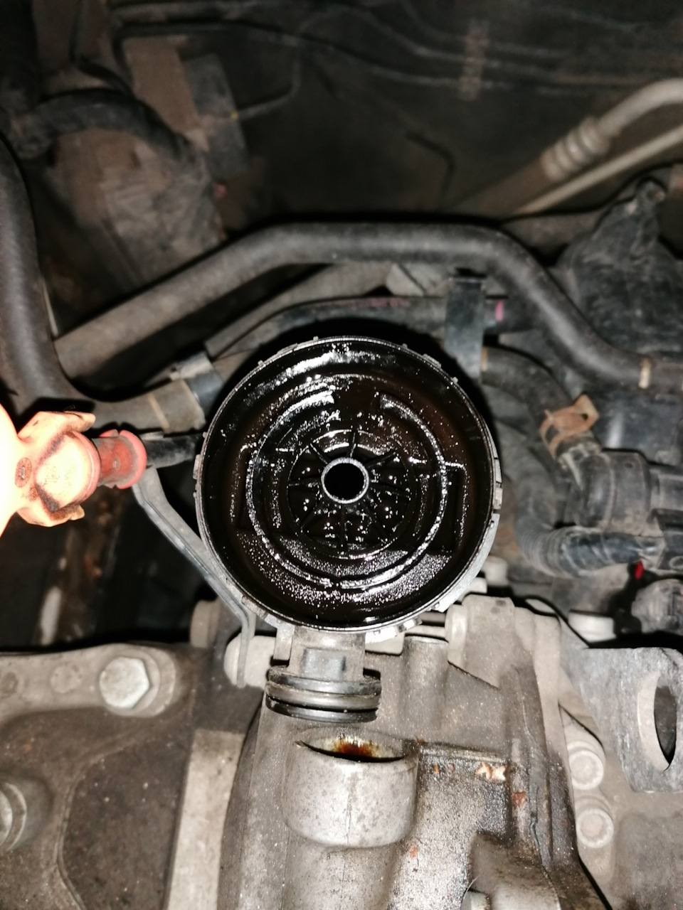 Масло в воздушном фильтре — Skoda Fabia Mk2, 1,2 л, 2012 года | своими ...