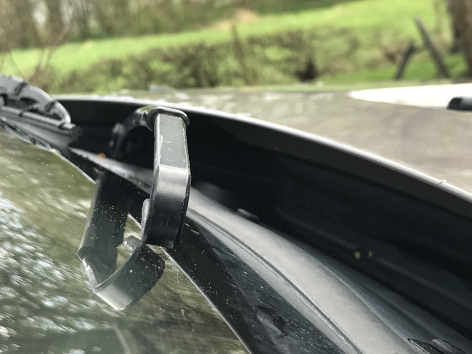 Замена щеток и регулировка поводков дворников лобового стекла — BMW X5 ...