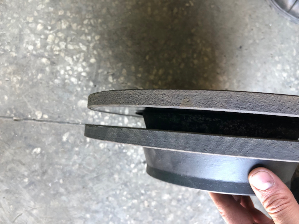 Тормозные диски задние на Volkswagen Passat B6, Volkswagen Passat CC ...