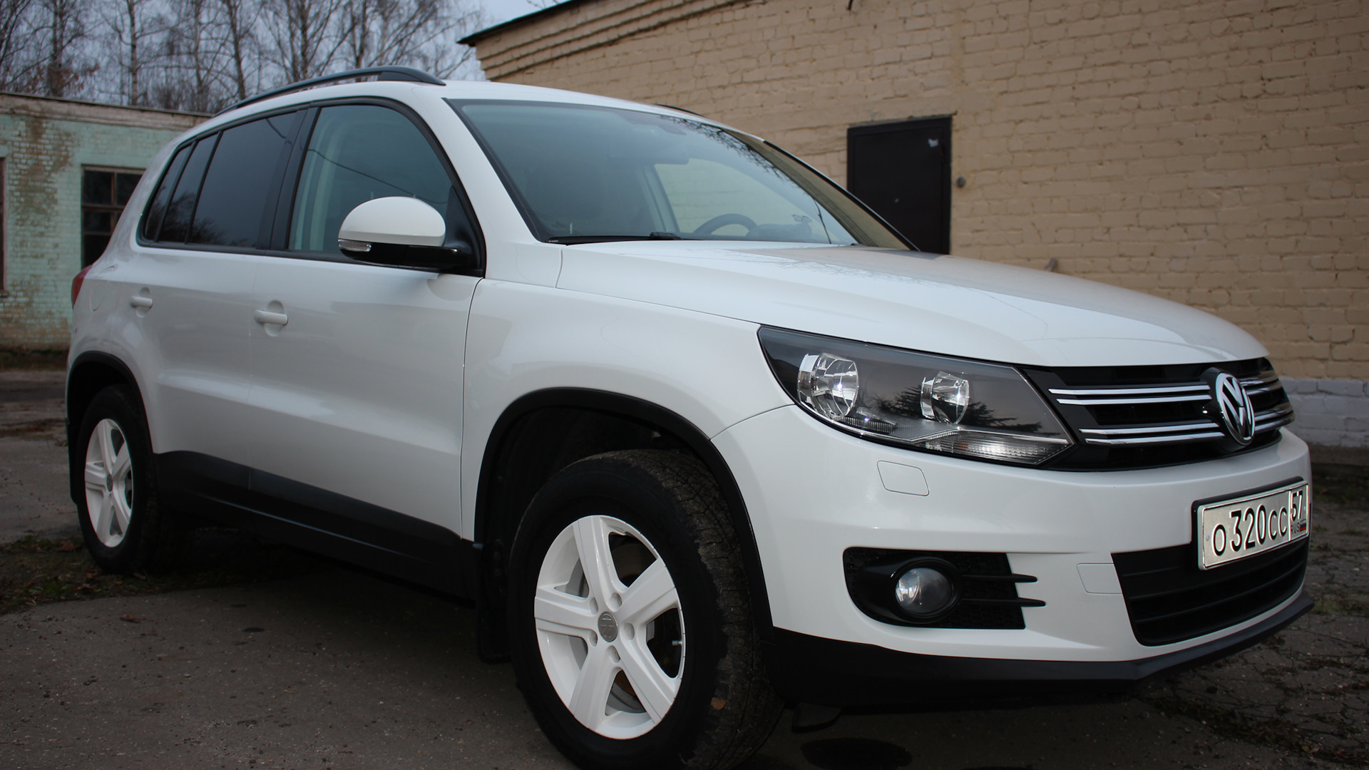 Продажа Volkswagen Tiguan (1G) 2014 (бензин, МКПП) — с историей  обслуживания — DRIVE2.RU