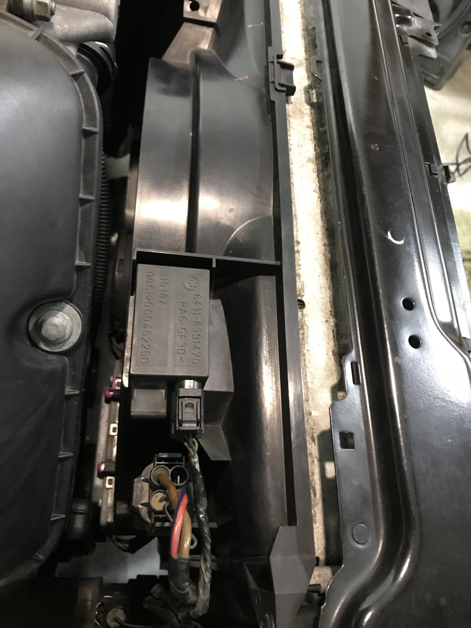 Электровентилятор на месте — BMW 3 series (E46)