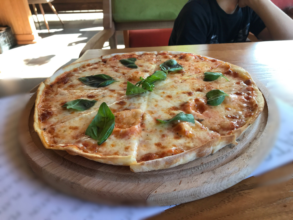 сын затребовал пиццу, и как всегда, это была маргарита — KIA Sorento (2G)