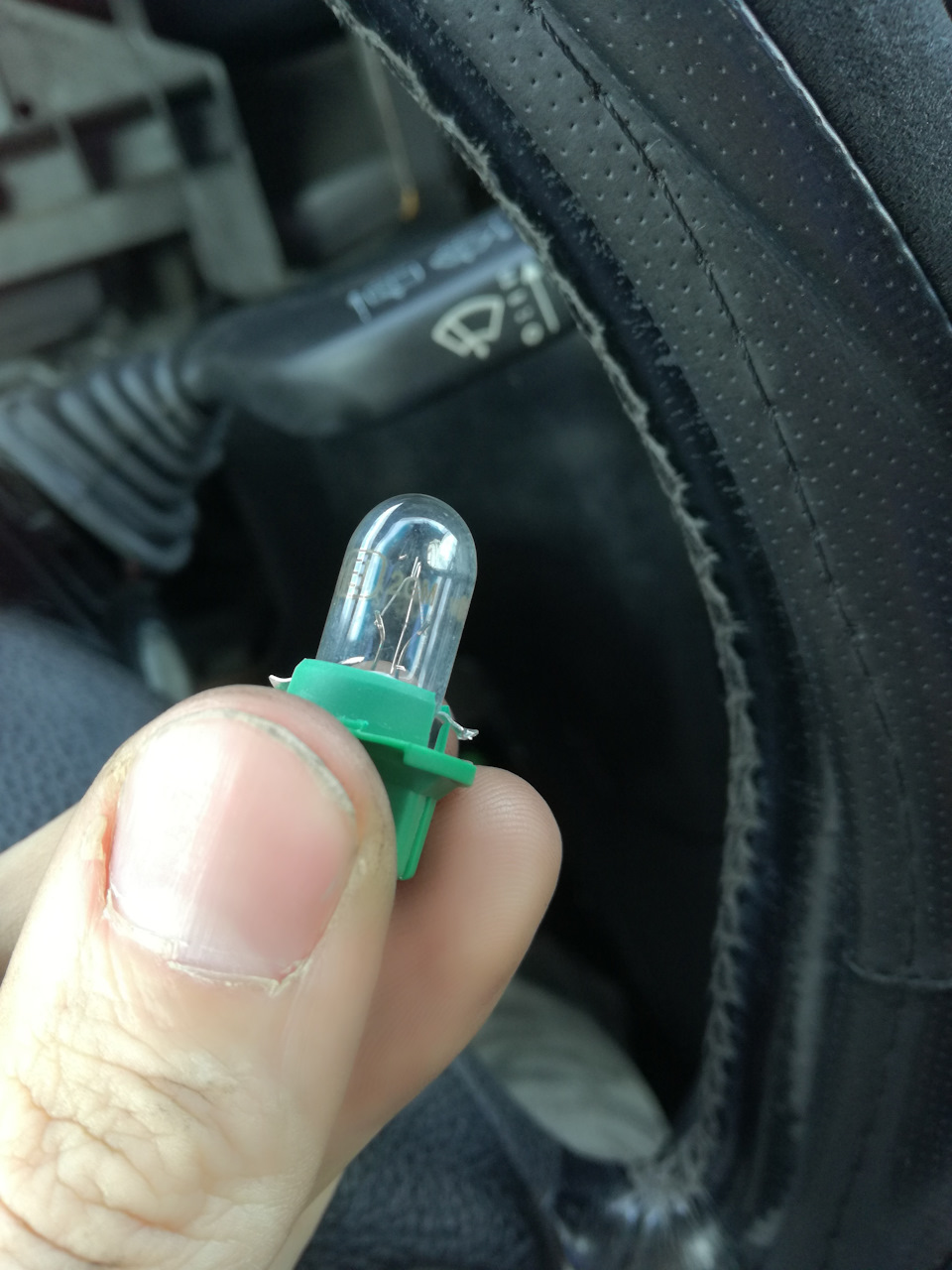 Замена тросика педали газа (акселератора) — Lada Калина седан, 1,6 л ...